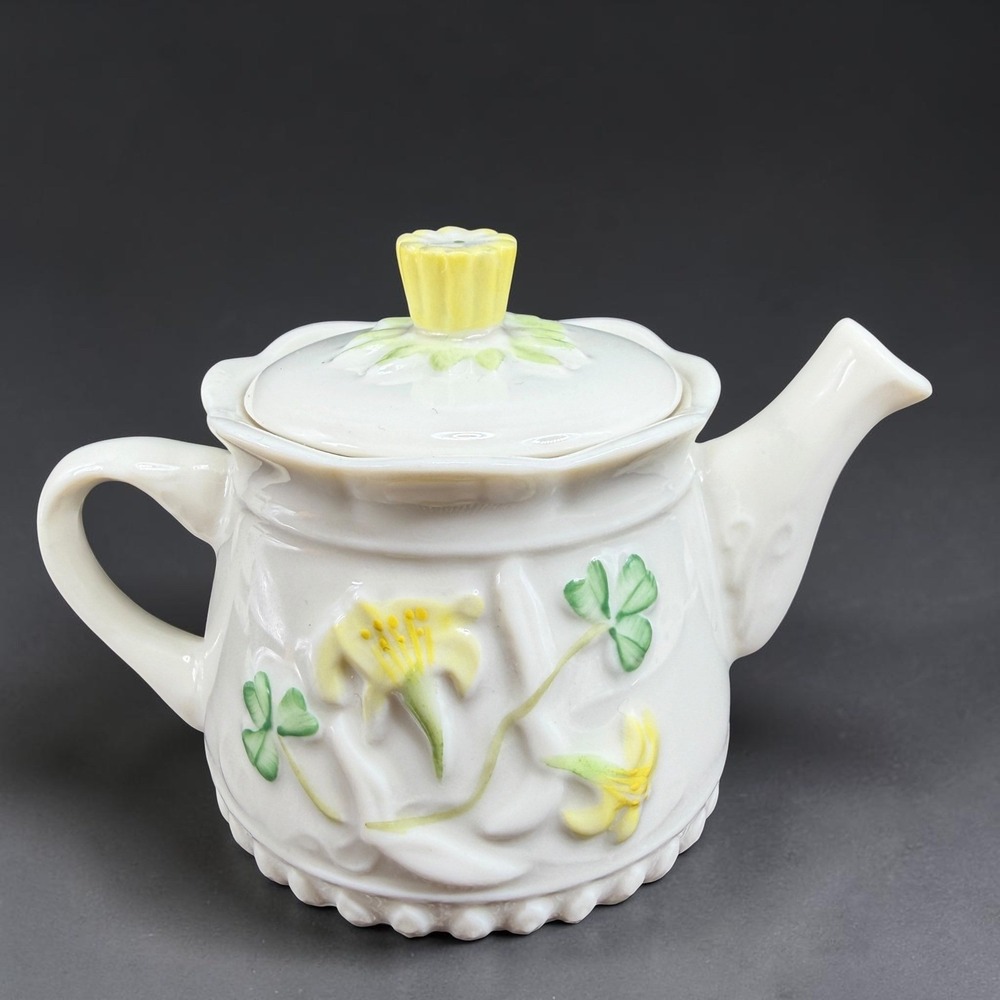 Belleek Ireland Shamrock Fine Parian China Miniature Teapot 6th Mark Green 3x5